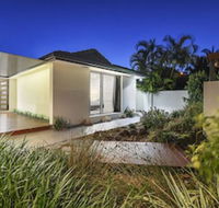 Just in Paradise Waterfront 5 Bedroom Deluxe House Central Broadbeach Location - Accommodation Brunswick Heads