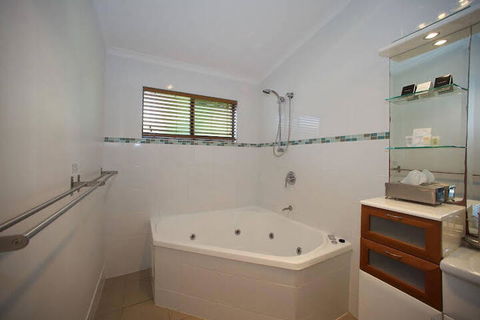 Colonial Village - Accommodation Brunswick Heads 2