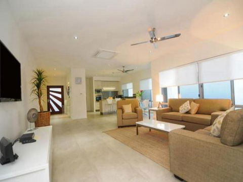BEACH RETREAT At PALM COVE - Accommodation Brunswick Heads 3