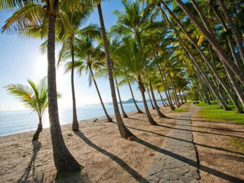 BEACH RETREAT At PALM COVE - Accommodation Brunswick Heads 2