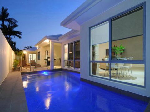 BEACH RETREAT At PALM COVE - Accommodation Brunswick Heads 0