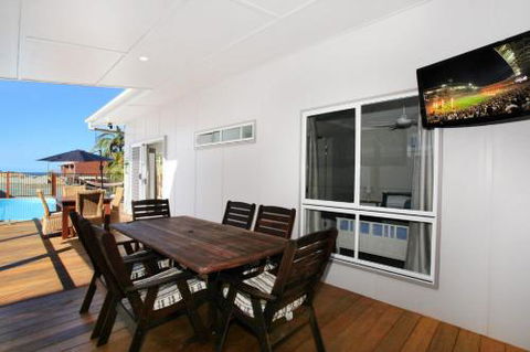 BEACH SHOPS & FABULOUS VACATION HOME! - Accommodation Brunswick Heads 1
