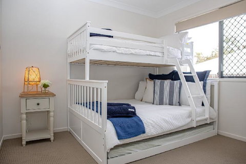 Luxury Home NoosavilleWIFINetflixLocationShops - Accommodation Brunswick Heads 3