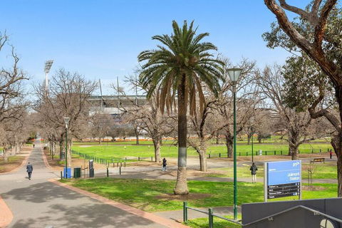 JOLI Directly Opposite MCG - Accommodation Brunswick Heads 6