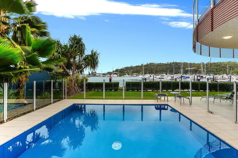 Pavillion 17 - Waterfront Spacious 4 Bedroom With Own Inground Pool And Golf Buggy - Accommodation Brunswick Heads 1