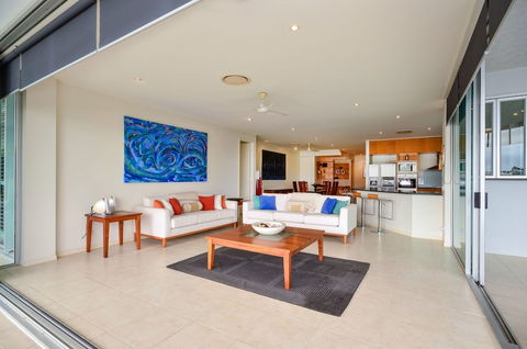 Pavillion 17 - Waterfront Spacious 4 Bedroom With Own Inground Pool And Golf Buggy - Accommodation Brunswick Heads 3
