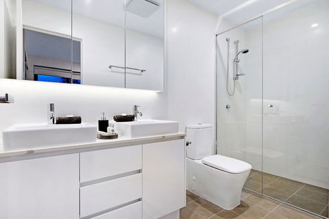 NEO Apartments Holidays Gold Coast - Accommodation Brunswick Heads 5