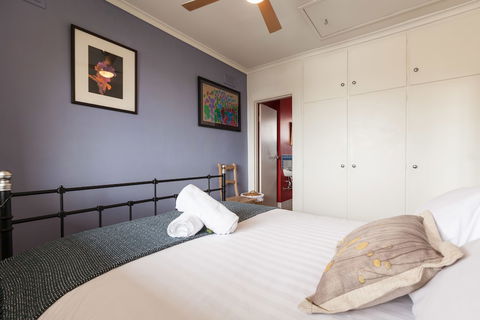 ELEANOR, 1BDR Fitzroy North Apartment - Accommodation Brunswick Heads 0