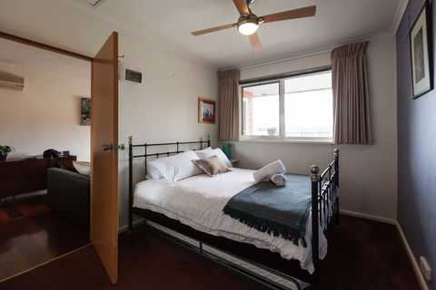 ELEANOR, 1BDR Fitzroy North Apartment - Accommodation Brunswick Heads 6