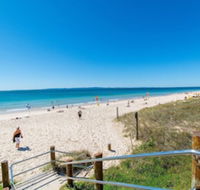 Pet Friendly home walking distance to Surf Beach North St. Woorim - Accommodation Brunswick Heads