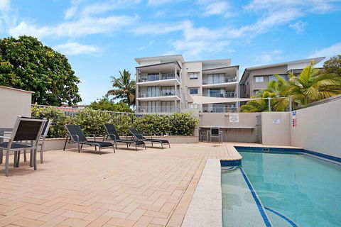 Spectacular Unit Overlooking Pumicestone Passage Welsby Pde Bongaree - Accommodation Brunswick Heads 3