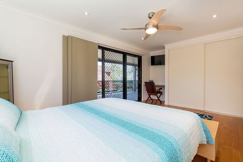 Magical Holiday Home Welsby Pde Bongaree - Accommodation Brunswick Heads 5