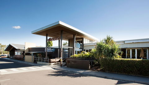 Villa Noosa Hotel - Accommodation Brunswick Heads 1