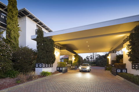 Ramada By Wyndham Diplomat Canberra - Accommodation Brunswick Heads 0