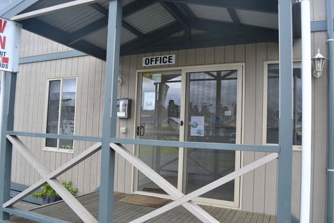 Warrnambool Holiday Village - Accommodation Brunswick Heads 1