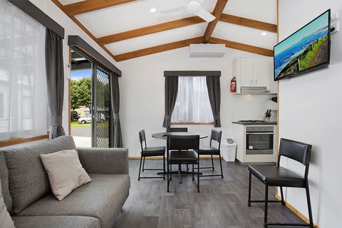 Warrnambool Holiday Village - Accommodation Brunswick Heads 5