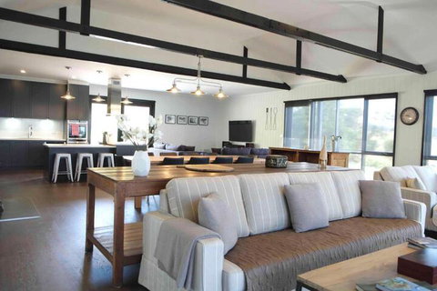 Hamptons On The Bay - Accommodation Brunswick Heads 3