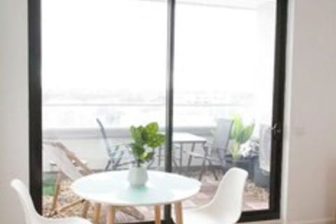 Modern 2 Bedroom Apartment In Melbournes Northcote - Accommodation Brunswick Heads 3