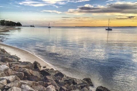 Immaculate First Floor Waterfront Unit Welsby Pde Bongaree - Accommodation Brunswick Heads 6