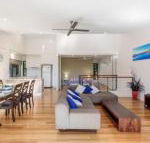 Unit 1 Rainbow Surf Modern two storey townhouse with large shared pool close to beach  shop - Accommodation Brunswick Heads