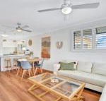 Rainbow Breezes 4 Rainbow Beach Townhouse with breath taking ocean views to Fraser Island - Accommodation Brunswick Heads