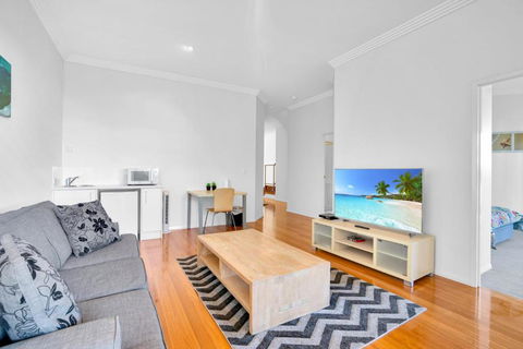 Rainbow Towers 2 Rainbow Beach High On The Hill Panoramic Views Wi Fi - Accommodation Brunswick Heads 1
