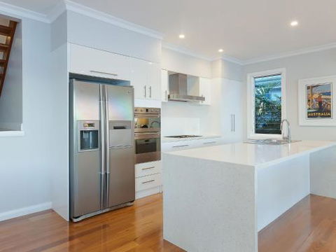 Absolute Waterfront Lakehouse Fishing Point Waterfront Pool Jetty - Accommodation Brunswick Heads 5