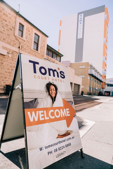 Tom's Court Hotel - Accommodation Brunswick Heads 2