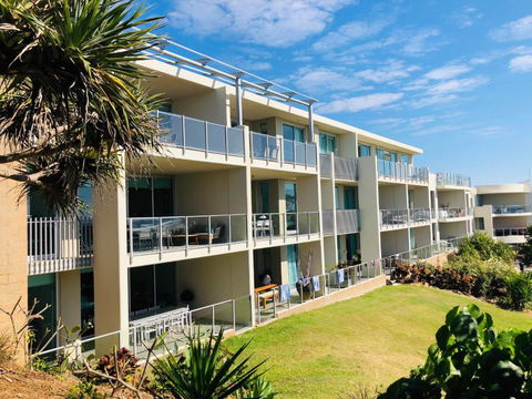 Absolute Beachfront Cabarita Beach Ocean Views 3 Bed Apartment - Accommodation Brunswick Heads 4