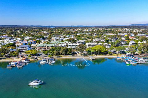 Panoramic River & Ocean Views Noosaville - Accommodation Brunswick Heads 6