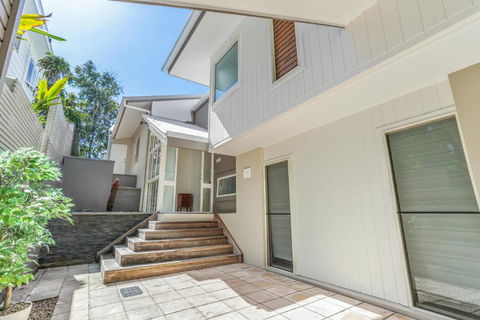 The Peachy Life Sunshine Beach - Accommodation Brunswick Heads 4