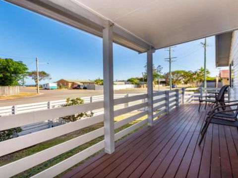 Dog Lovers Retreat Beachmere - Accommodation Brunswick Heads 1