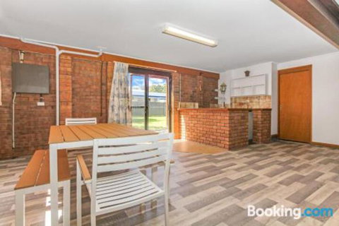 Stingray Shores Your Riverside Escape - Accommodation Brunswick Heads 4