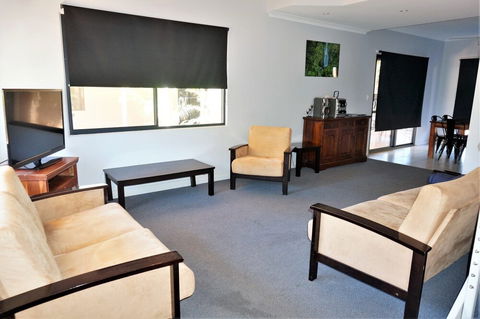 Ningaloo Breeze Villa 2 - Accommodation Brunswick Heads 2