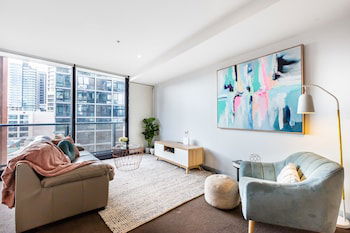 Ella, 1BDR Melbourne Apartment - Accommodation Brunswick Heads 6