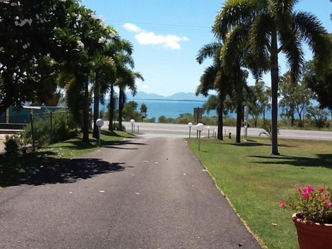 Ocean View Motel Bowen - Accommodation Brunswick Heads 3