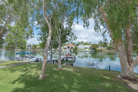 Noosa Entrance Waterfront Resort - Accommodation Brunswick Heads 2