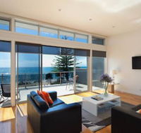 Penguin Waterfront Escape - Accommodation Brunswick Heads