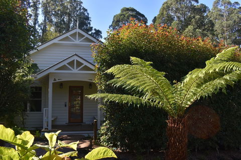 Gatehouse Cottage At Merrow Cottages - Mt Dandenong - Accommodation Brunswick Heads 0