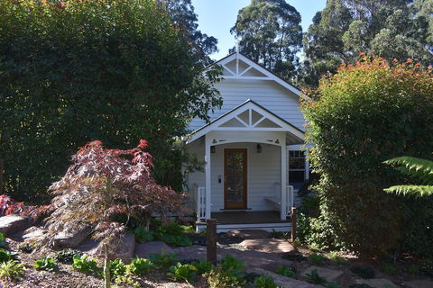 Gatehouse Cottage At Merrow Cottages - Mt Dandenong - Accommodation Brunswick Heads 1