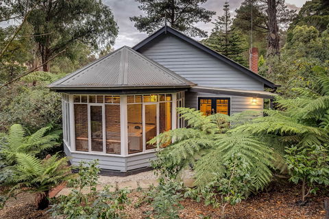 Gatehouse Cottage At Merrow Cottages - Mt Dandenong - Accommodation Brunswick Heads 2