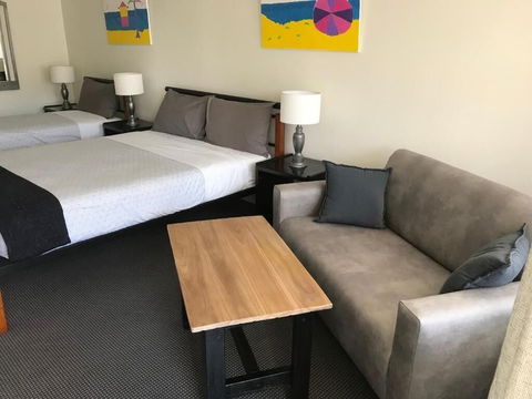 Cook's Endeavour Motor Inn - Accommodation Brunswick Heads 3