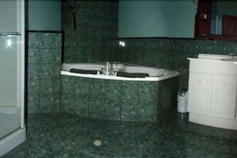 Pemberton Old Picture Theatre Holiday Apartments - Accommodation Brunswick Heads 2