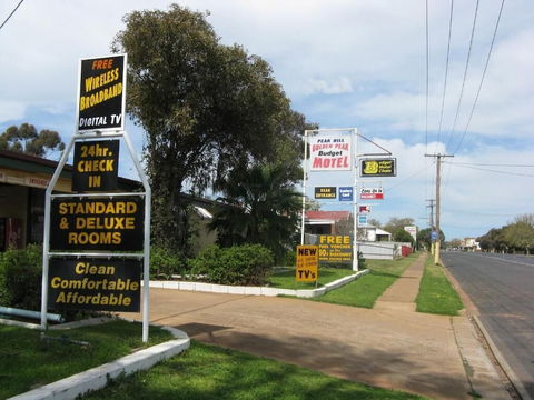 Peak Hill Golden Peak Budget Motel - Accommodation Brunswick Heads 2