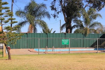 Peak Hill Golden Peak Budget Motel - Accommodation Brunswick Heads 4