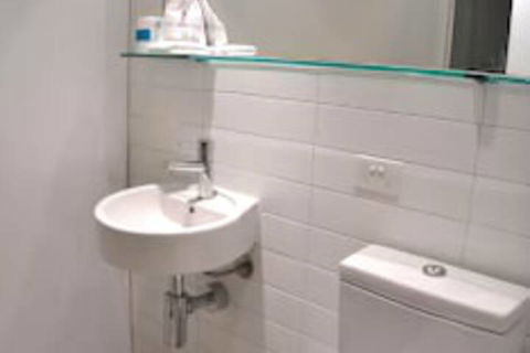 Royal Stays Apartments Docklands - Accommodation Brunswick Heads 7