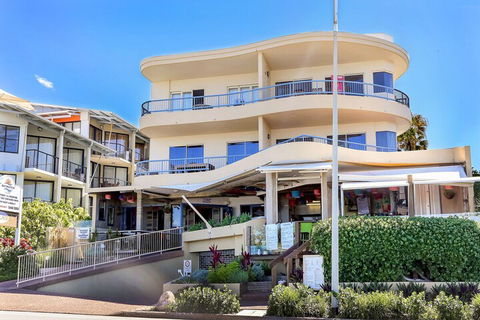 Coolum Baywatch Resort - Accommodation Brunswick Heads 1