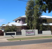 Emerald Western Gateway Motel