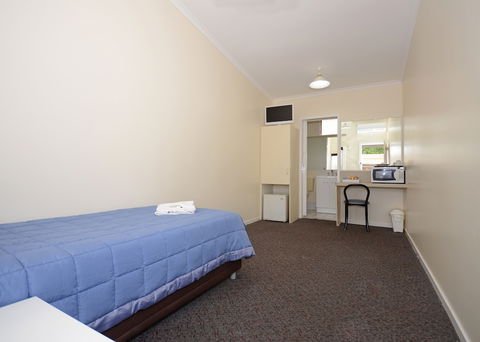 Ned Kelly's Motel - Accommodation Brunswick Heads 3