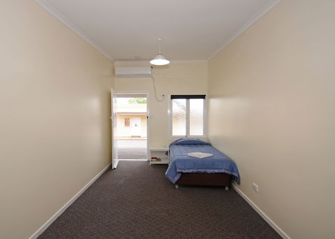 Ned Kelly's Motel - Accommodation Brunswick Heads 2